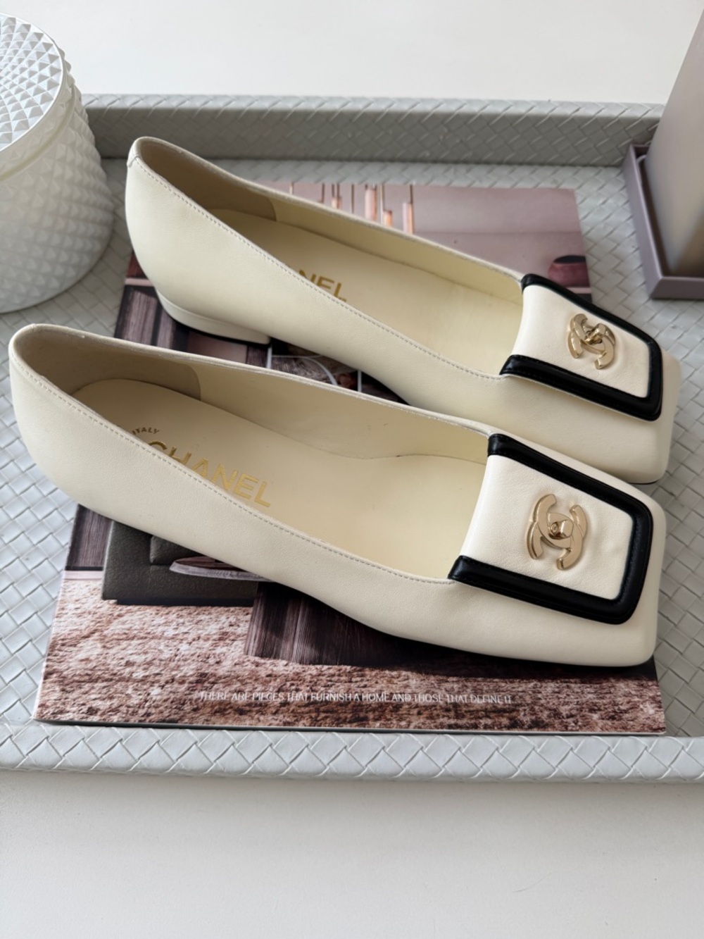 Chanel SS 26 Blazy Ivory Lambskin Square Toe CC Logo Turn-lock Ballet Flats 37.5 - Picture 10 of 16